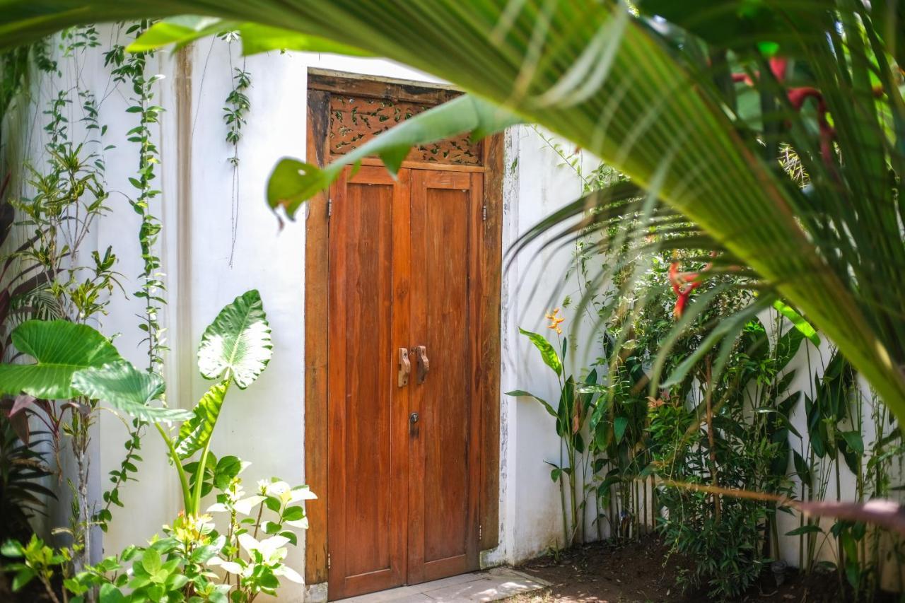 Molokai Suites Uluwatu Extérieur photo
